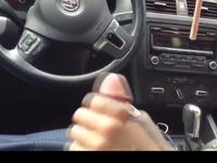Girl does blowjob and in the car and handjob cock